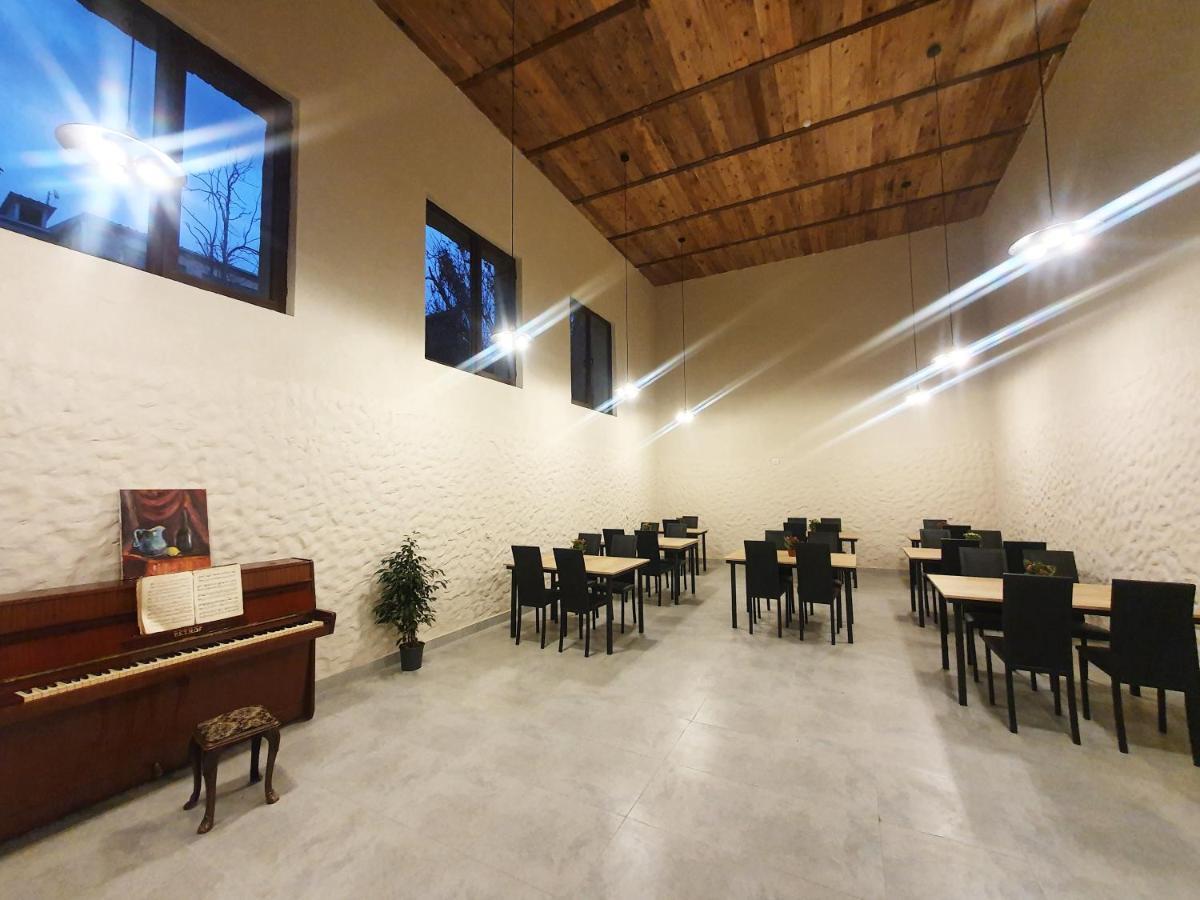 Taba Hall Boutique Hotel Akhaltsikhe  Bagian luar foto