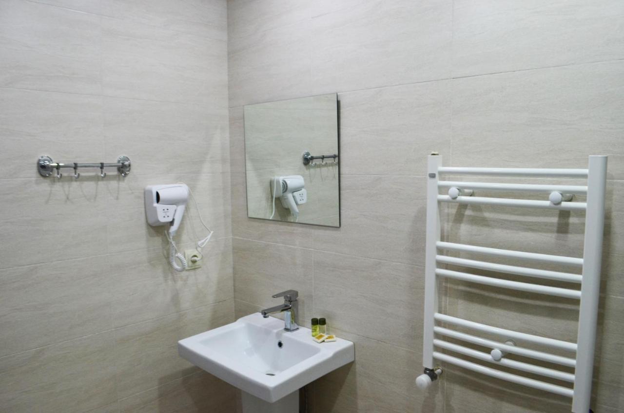 Taba Hall Boutique Hotel Akhaltsikhe  Bagian luar foto