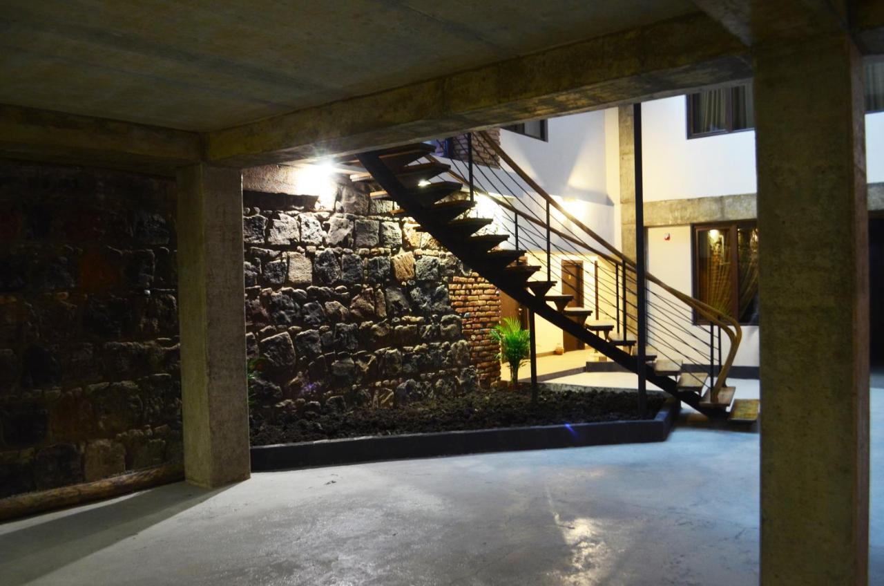 Taba Hall Boutique Hotel Akhaltsikhe  Bagian luar foto